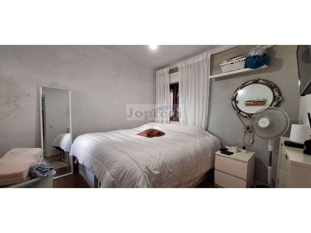 Moradia T2+1 com logradouro-15