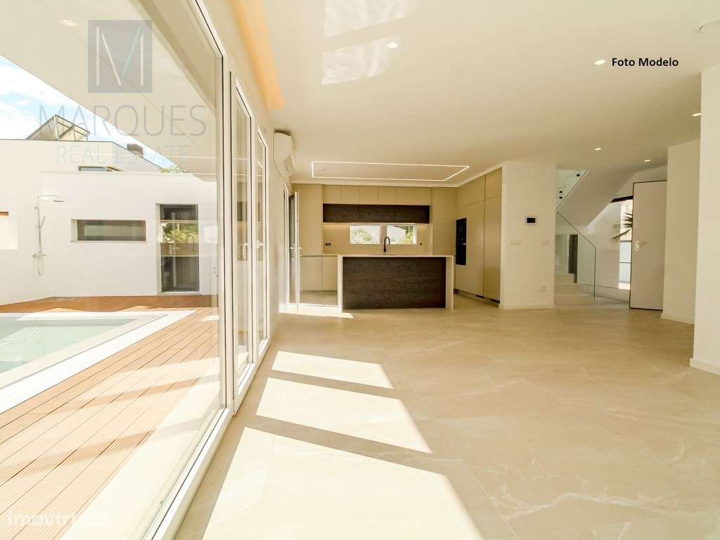 Moradia Isolada T4 com Garagem, Jardim e Piscina na Aroeira - Grande imagem: 4/18