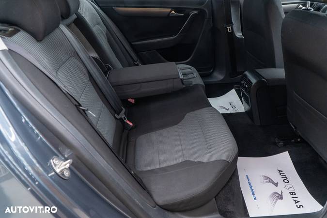 Volkswagen Passat 1.6 TDI BlueMotion Technology Comfortline - 9