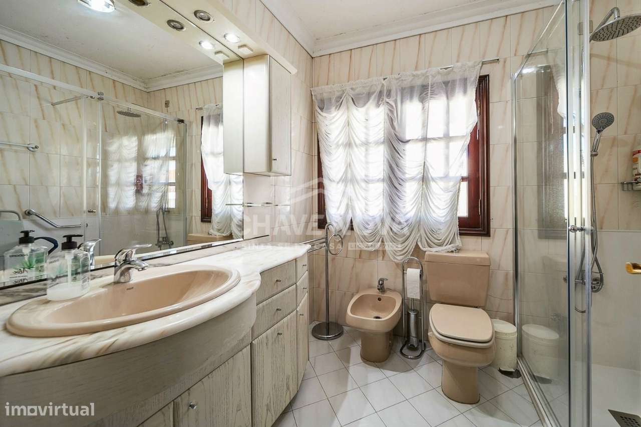 Moradia Isolada T4+1 em Miramar-5