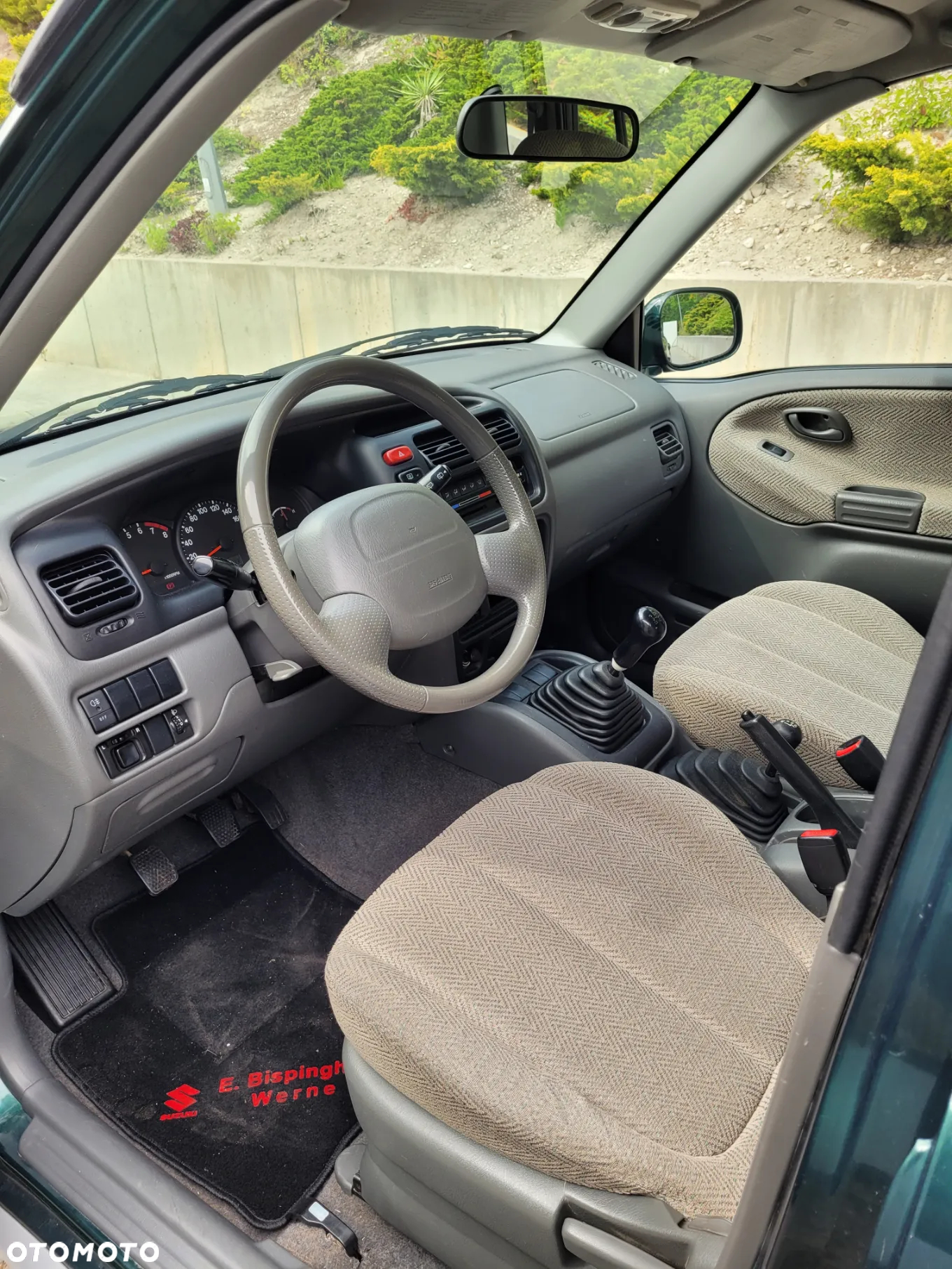 Suzuki Grand Vitara 2.5 V6 - 4