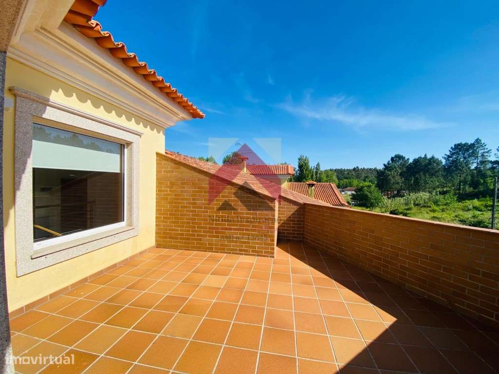 Moradia T6 Isolada na Palhaça-47