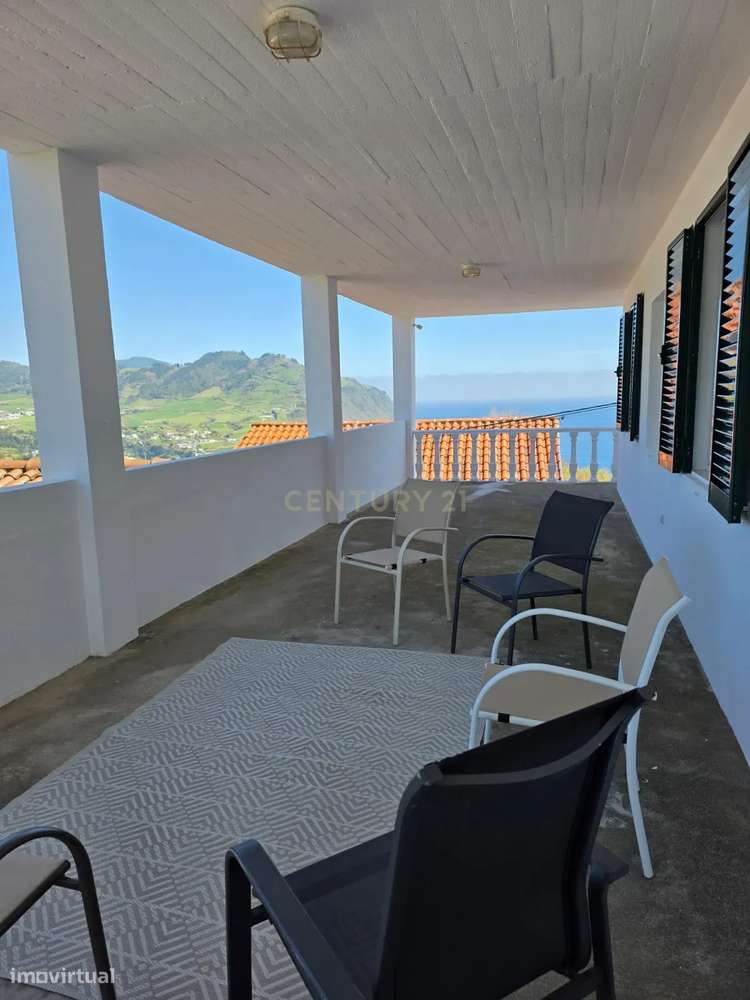 Moradia T5 Totalmente Equipada e Renovada com Vista Deslumbrante – Lom-22