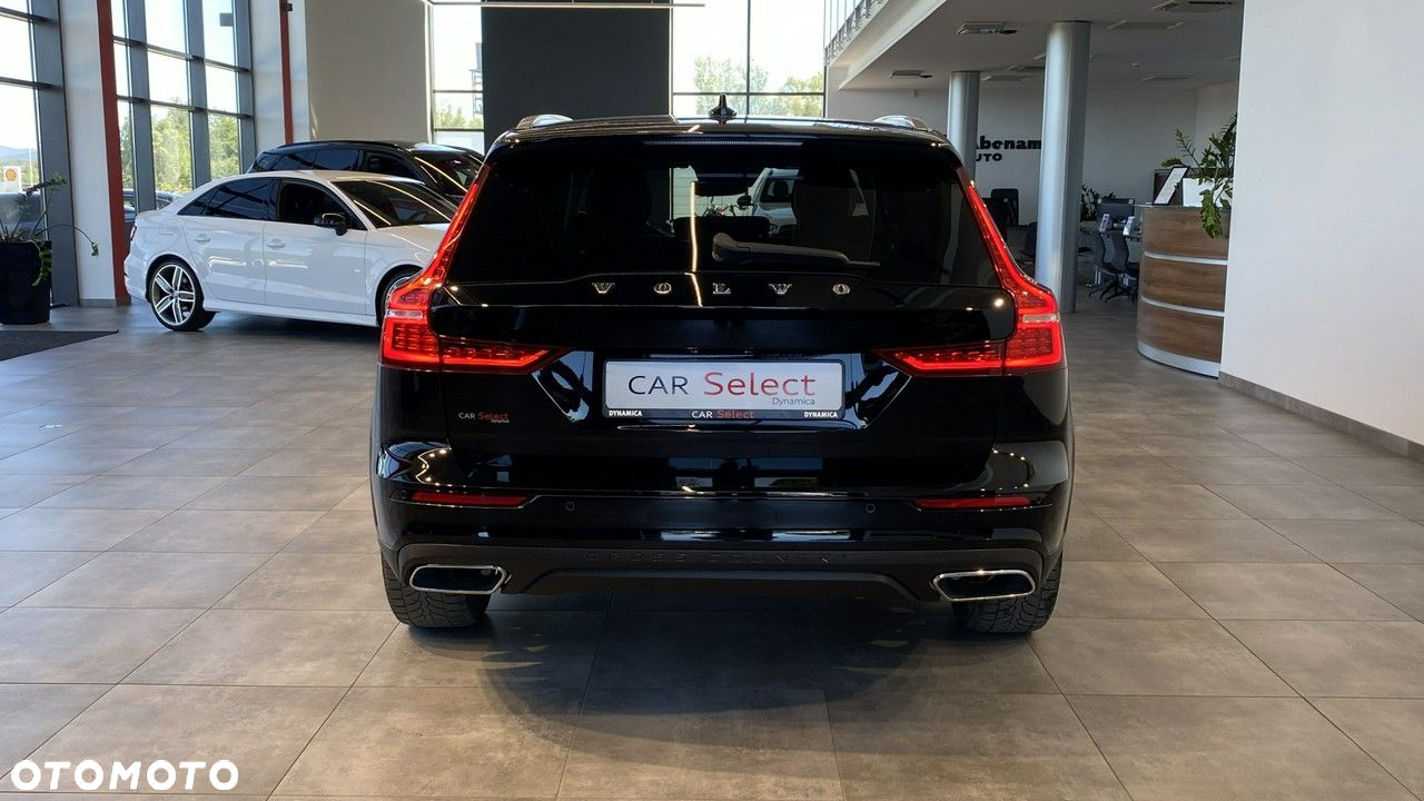 Volvo V60 Cross Country - 8