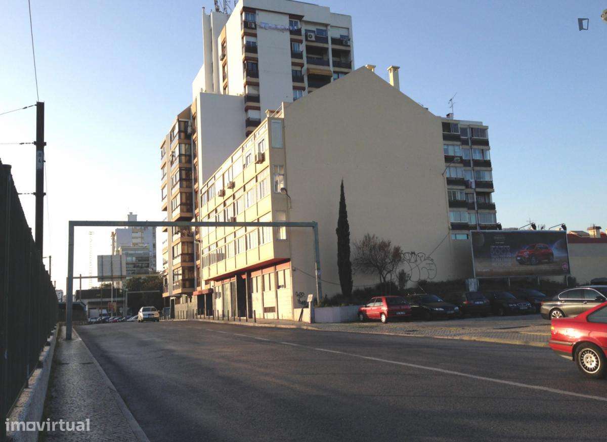 Quarto - localizado em Benfica Lisbon - Grande imagem: 2/10