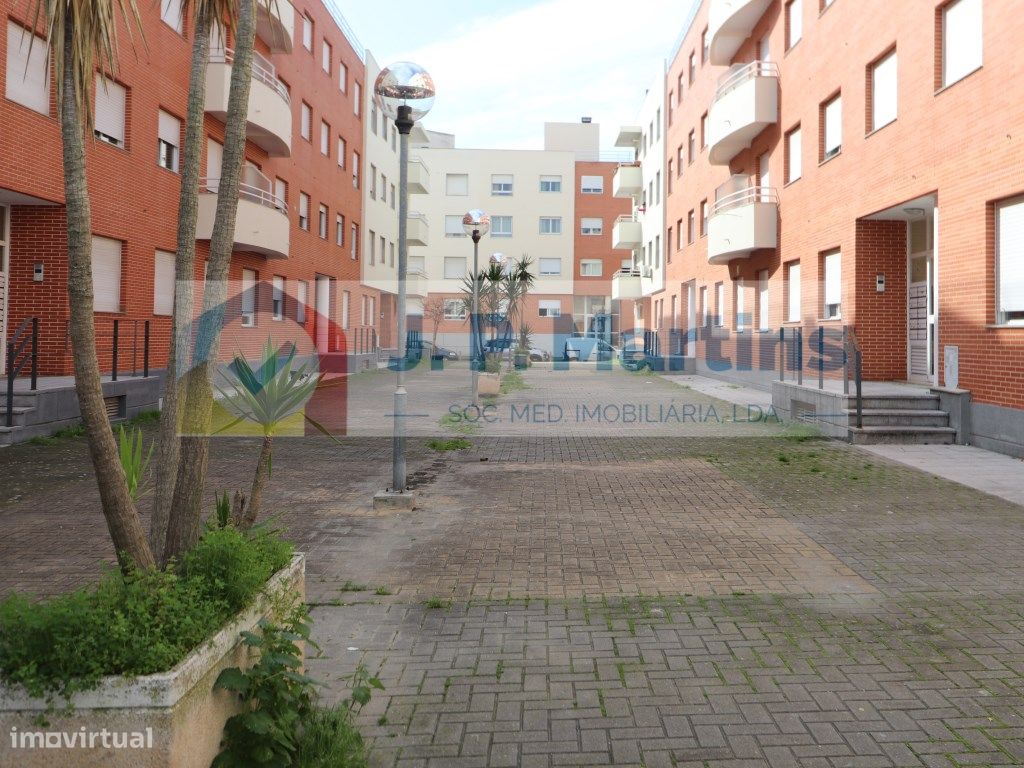 Apartamento T3 C/ terraço, parqueamen...