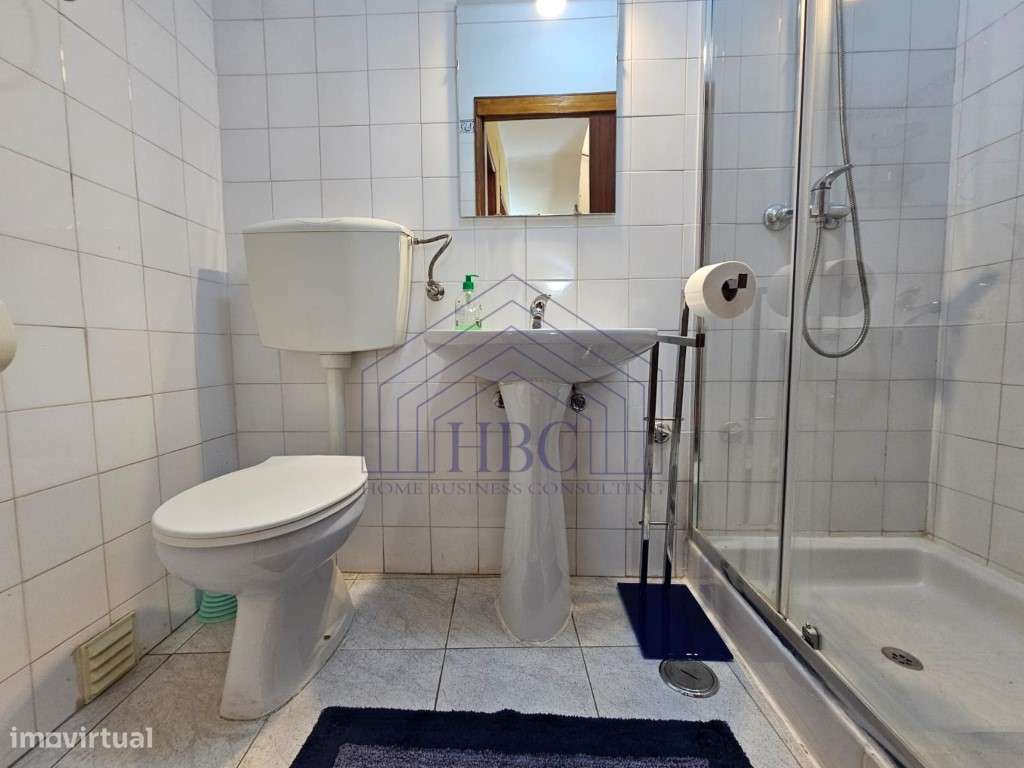 Moradia T3 de três andares no centro da Fuseta-8