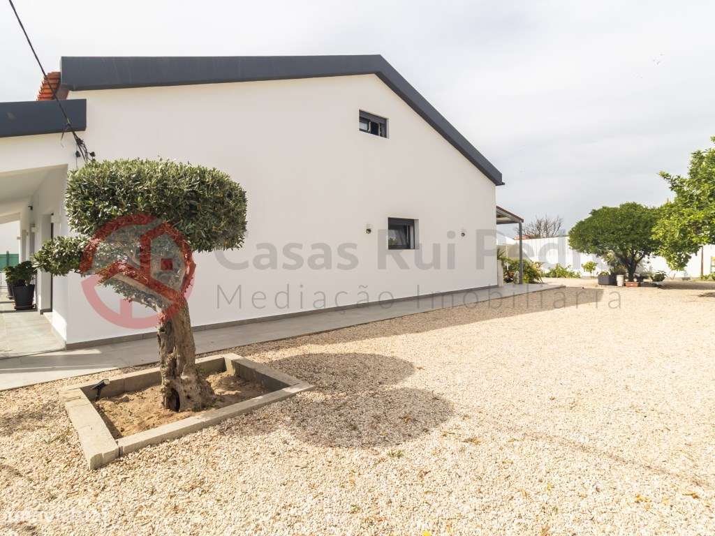 Moradia T3+2 Remodelada com garagem 740 m² de Terreno em St Antonio...-55