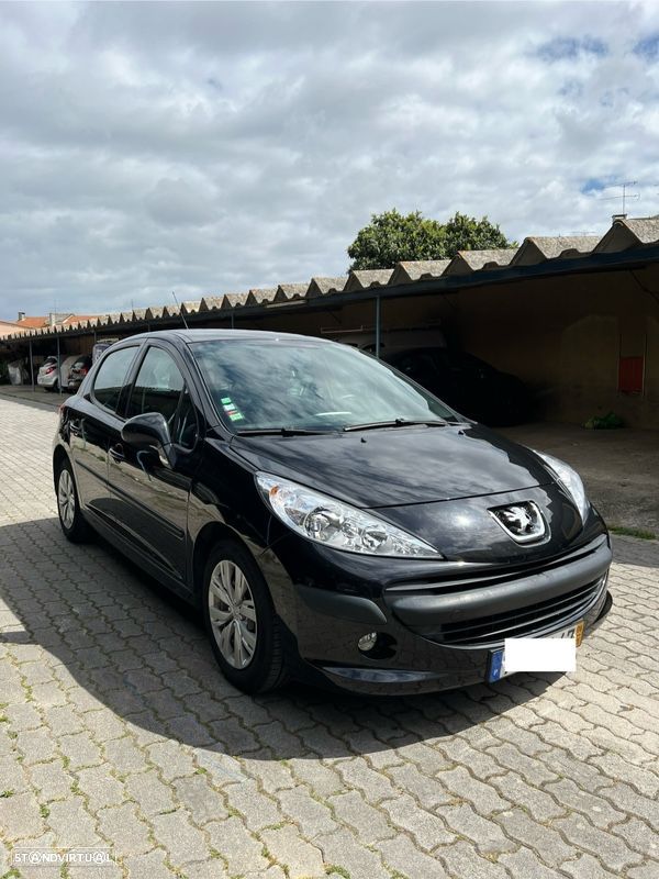 Peugeot 207 - 1