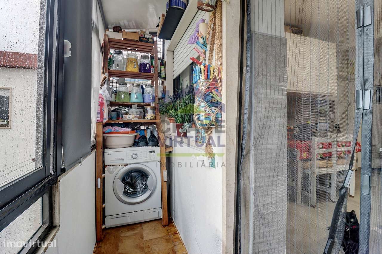 Apartamento T2 com Garagem - Centro Bombarral-24