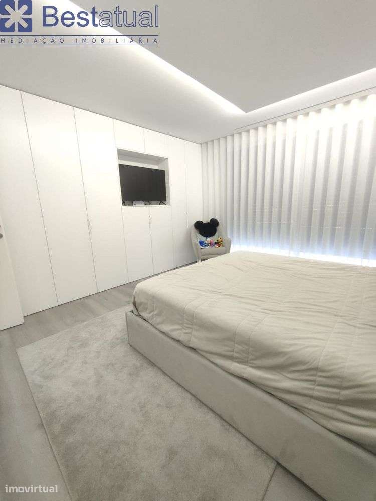 Moradia T 3 -4 frentes- de Luxo c/Piscina - Sande São Lourenço-29