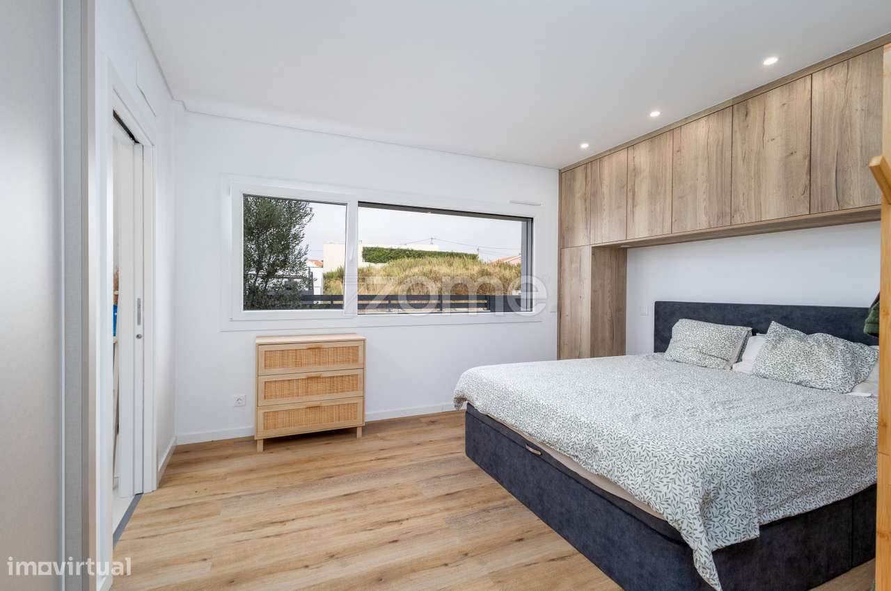 Moradia T3 com piscina na Sobreda-16