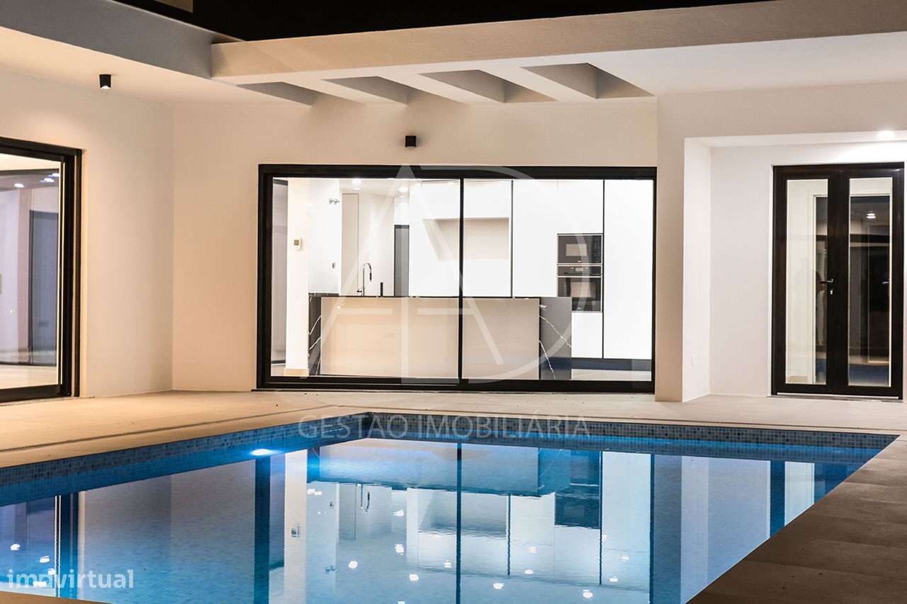 Moradia, 367 m², Corroios-13