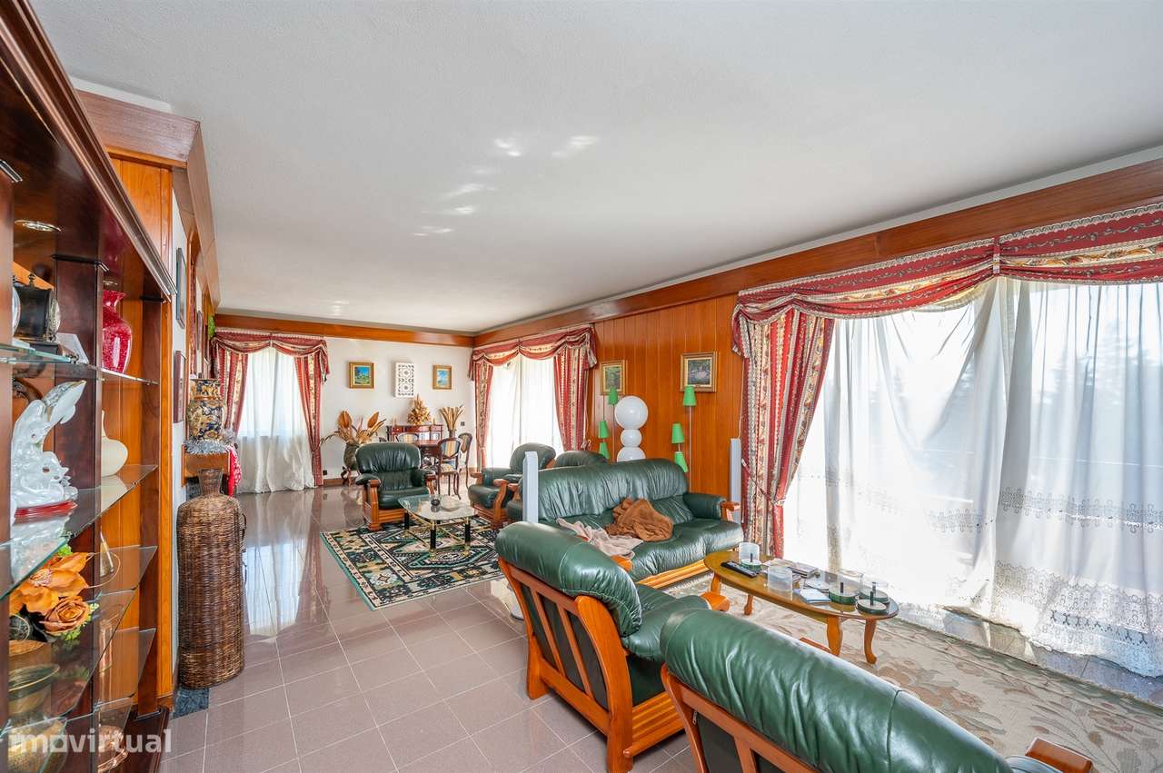 Moradia 10 assoalhadas com vista deslumbrante de Mar e de Serra.-6