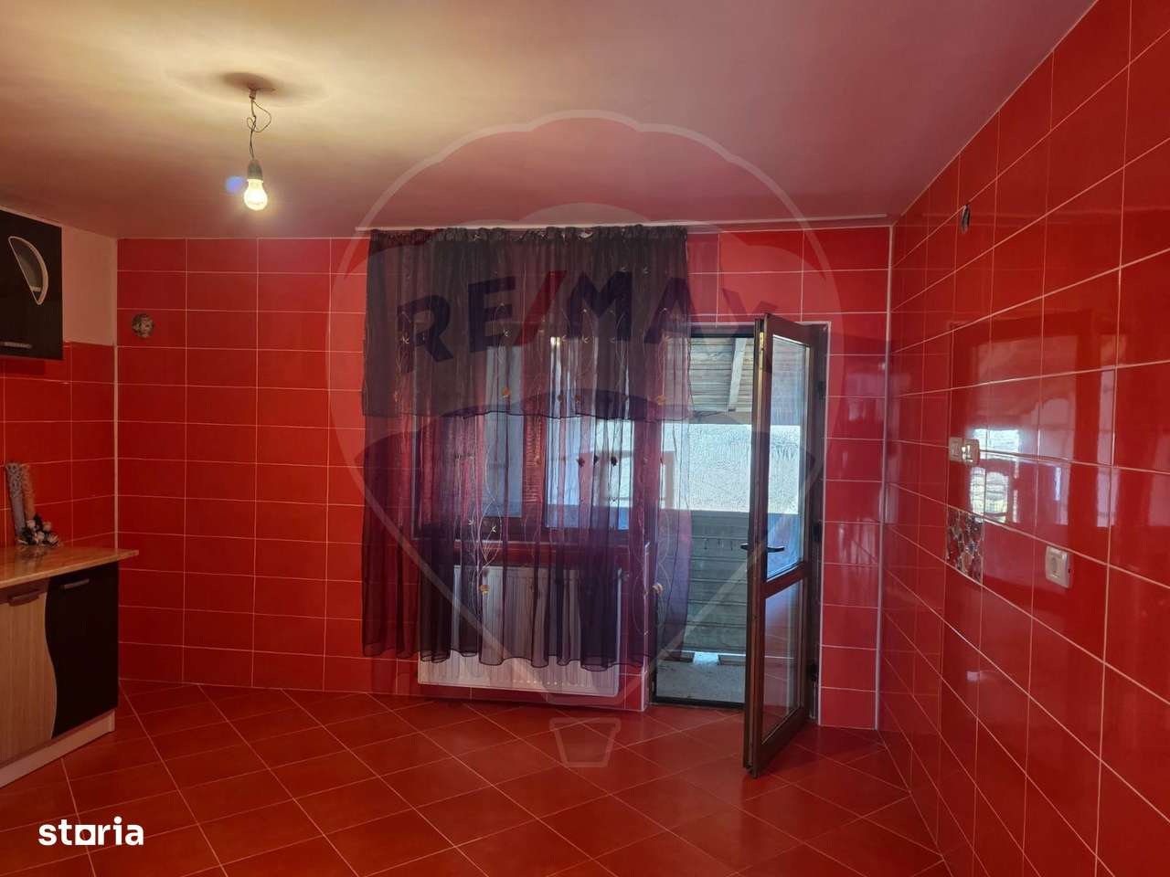 De vanzare casa solida cu teren generos si acces facil Lespezi Bacau-2