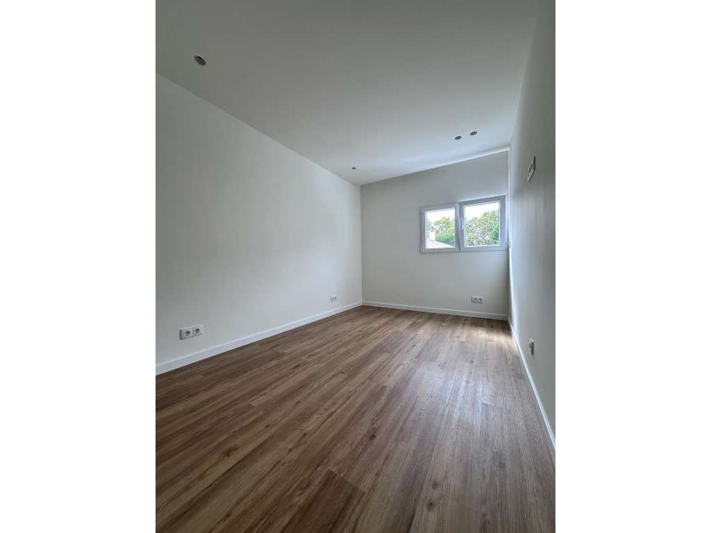 Moradia de Luxo V5 - Conforto, Modernidade e Elegância-15