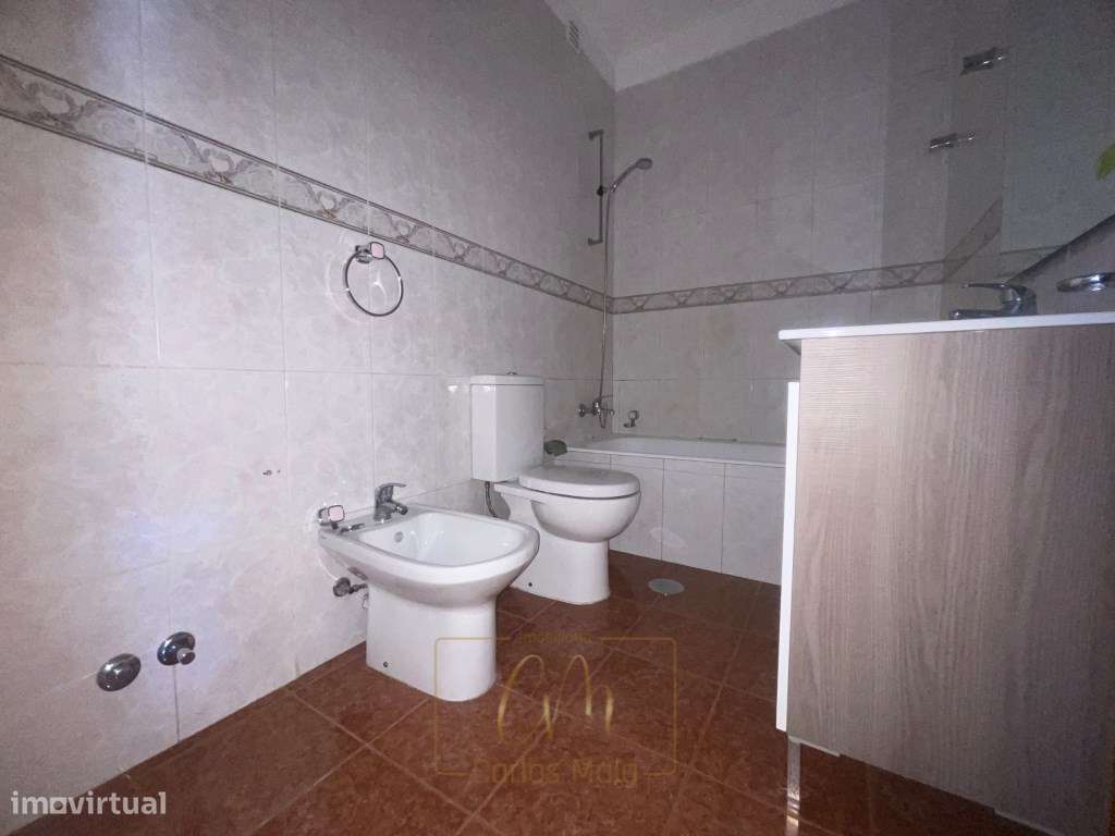 Apartamento T3 com lugar de garagem e arrumos fechados em Modivas, ...-18