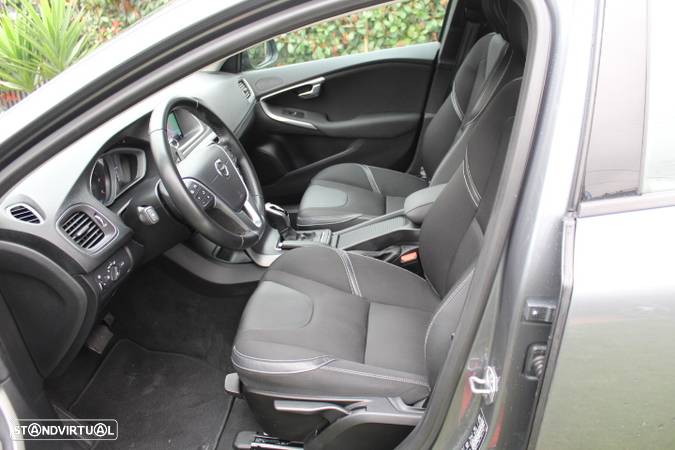 Volvo V40 2.0 D2 Momentum Geartronic - 18