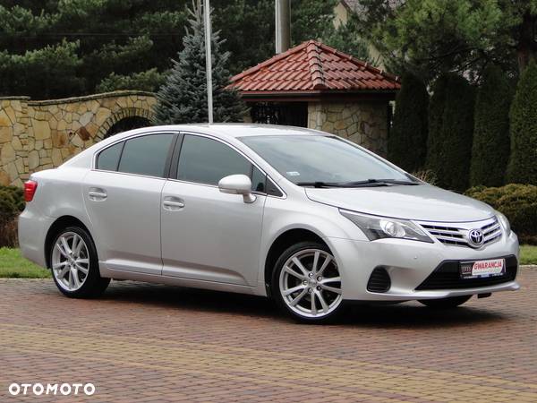 Toyota Avensis 1.8 Premium - 11