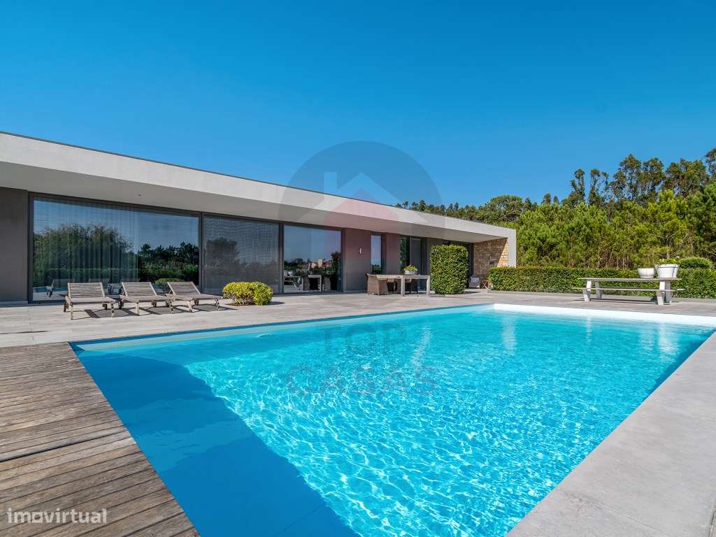 Propriedade contemporânea que combina privacidade, arquitetura e na...-18