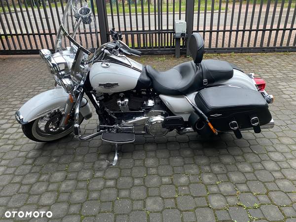 Harley-Davidson Touring Road King - 1