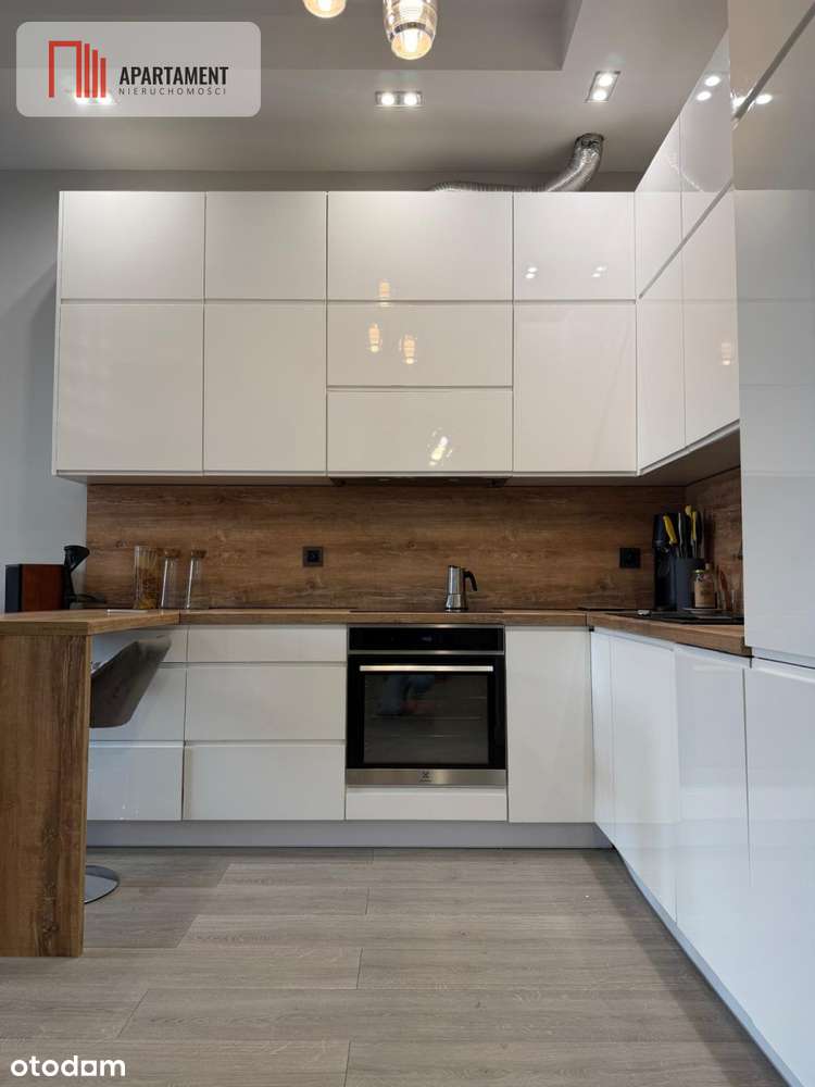 Nowoczesny apartament z balkonem i windą | Bielany-1