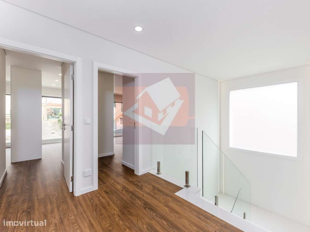 Moradia V5 nova no Bairro do Trigache em Famões-19