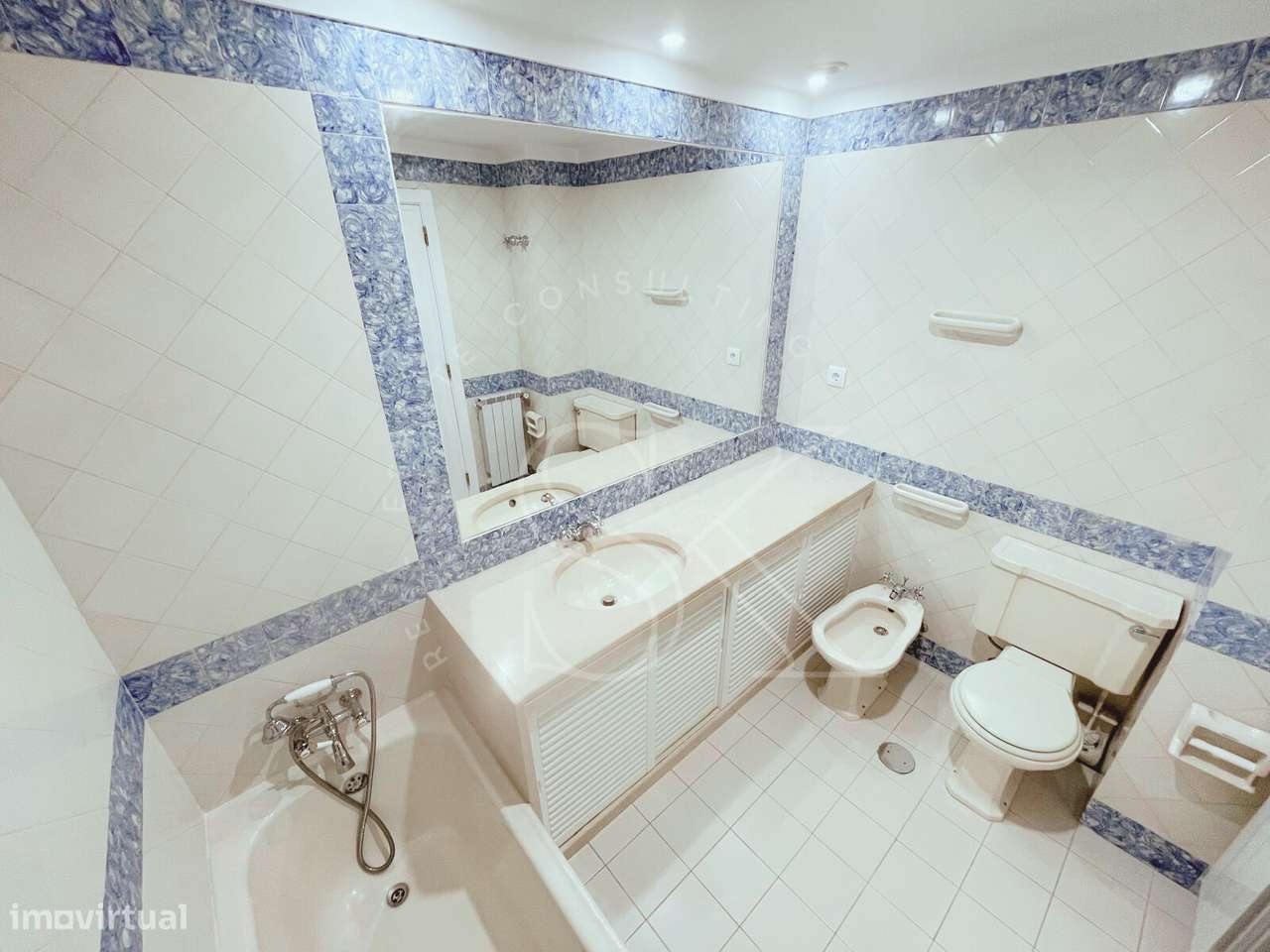 T3 em Condomínio Privado com piscina-10