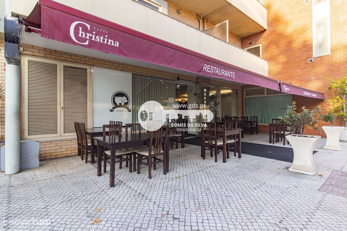 Restaurante sito em São Vítor para trespasse