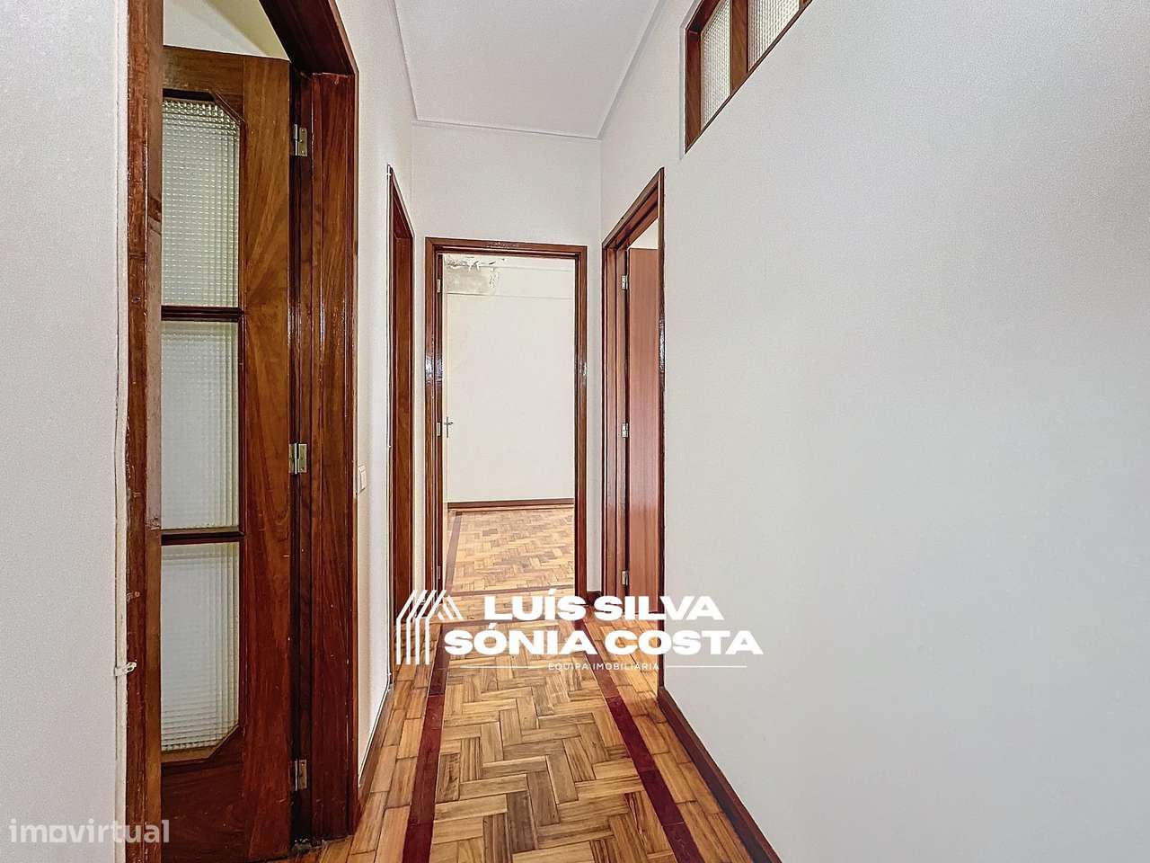 Apartamento T4 c/ Varandas e Elevador em frente á Câmara... - Grande imagem: 5/26