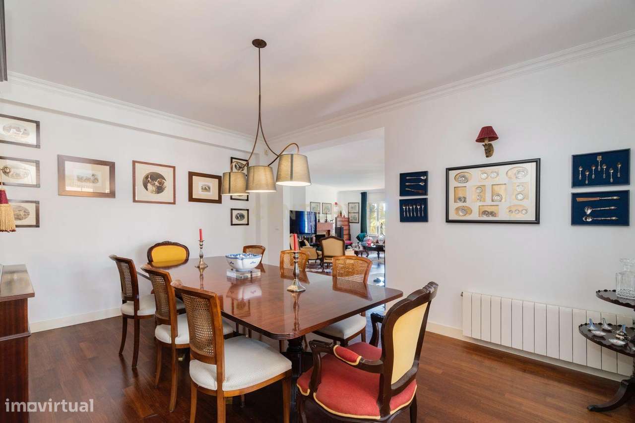 Moradia Isolada T6 com Garagem e Piscina Coberta na Quinta da Beloura-7