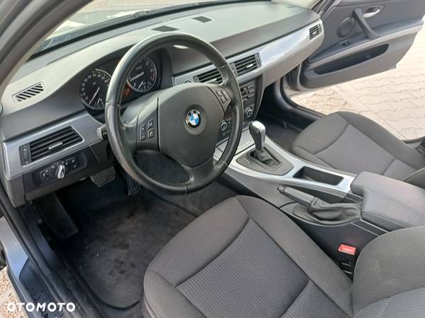 BMW Seria 3 318i Edition Sport - 9