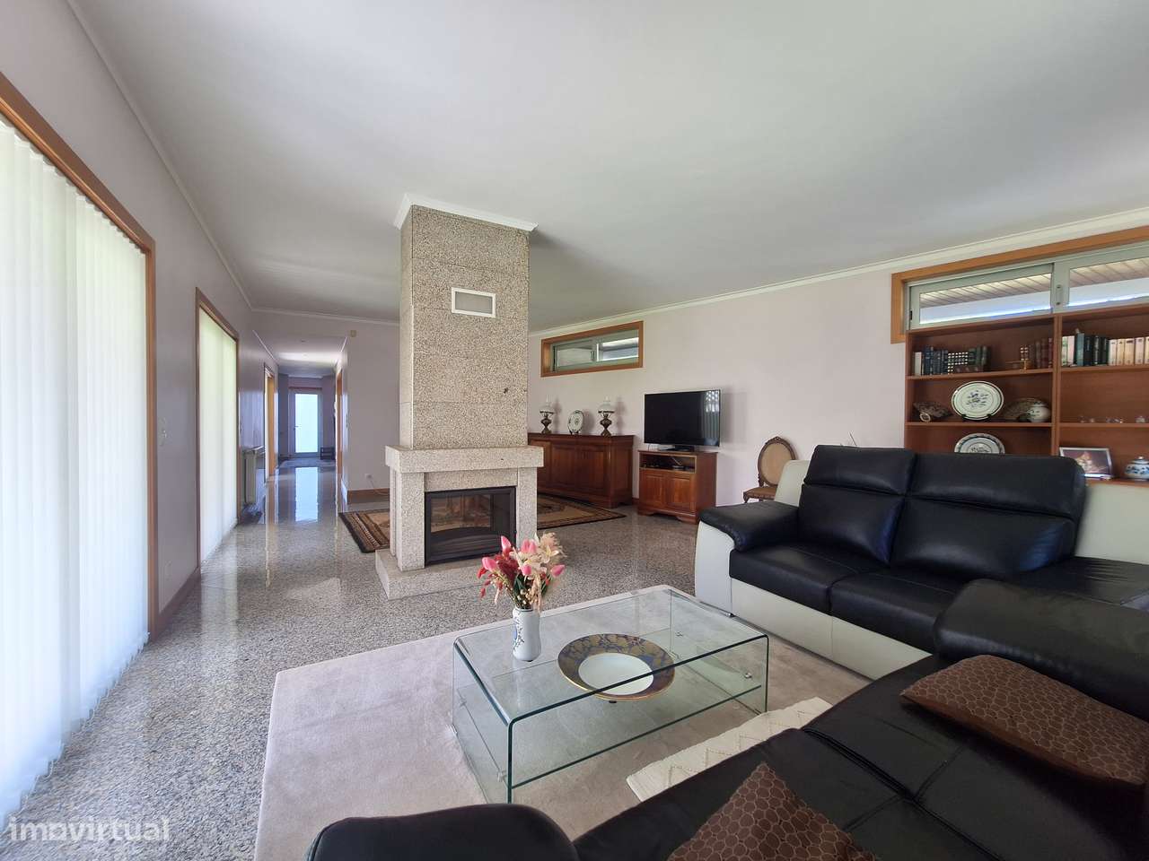 Moradia V3 com design único em Vila Nova de Anha.-7