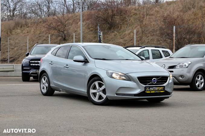 Volvo V40 D4 VEA Momentum - 2