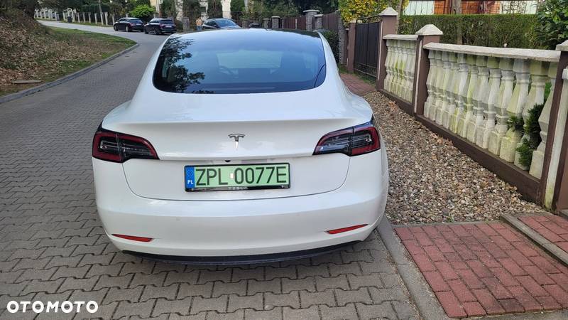 Tesla Model 3 Standard Range Plus - 3