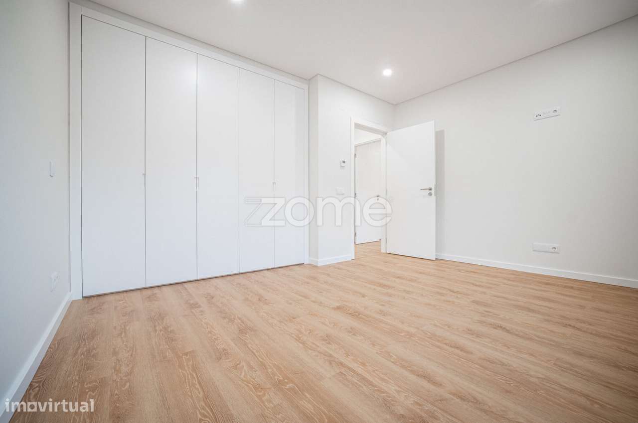 Moradia T3 com 6 assoalhadas, nova, no Alto dos Gaios - Estoril-21