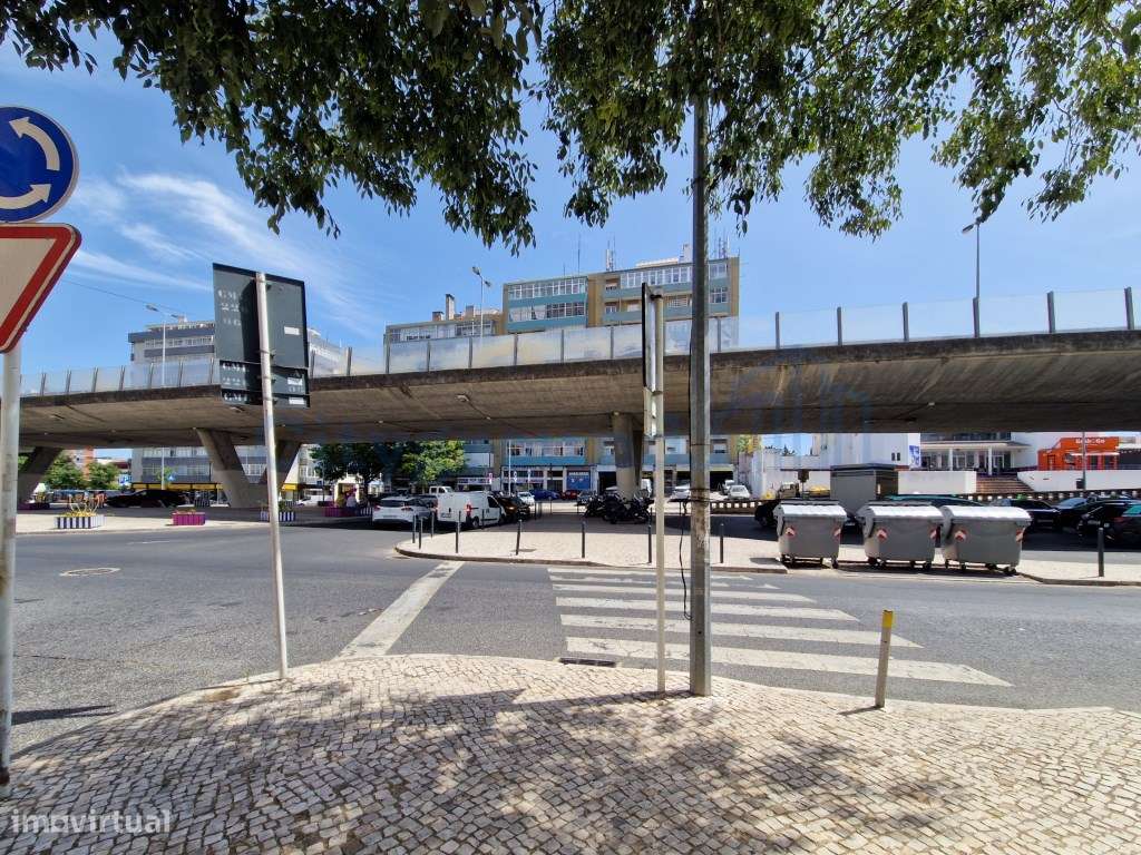 Apartamento T2+1 no centro de Moscavide-21