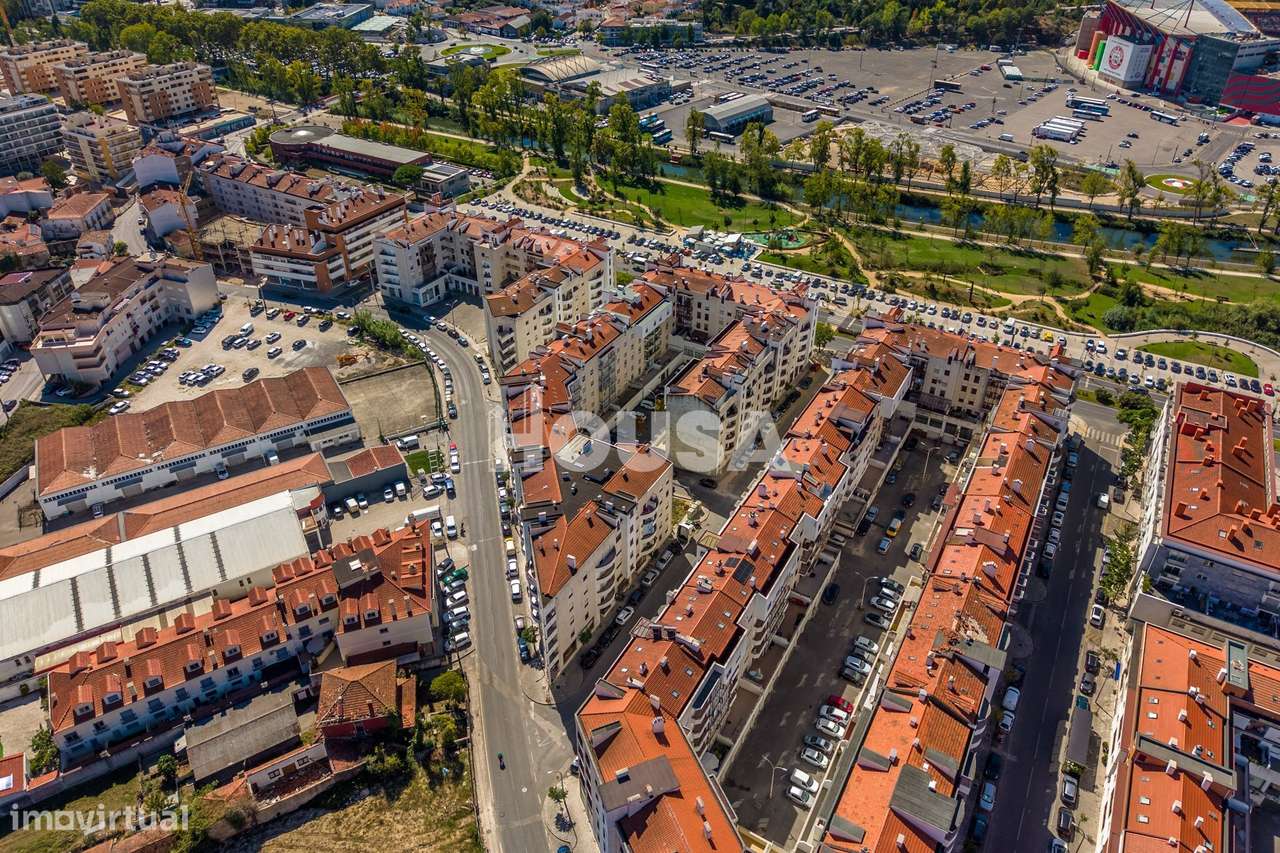 Apartamento T3 com Sótão, Garagem e Terraço – Nova Leiria-46