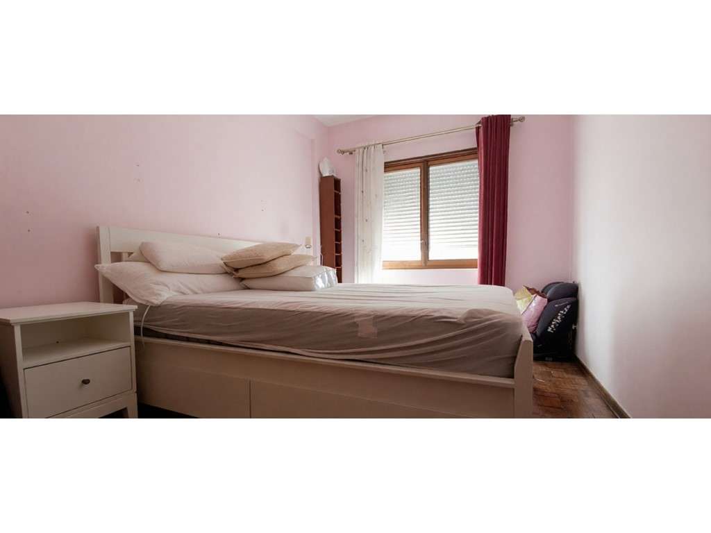 Apartamento T3 convertido em T2 - Paço de Arcos. Comboio.-19