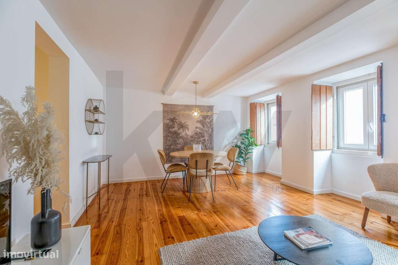 Apartamento T1 Remodelado na Lapa – Tradição, Conforto e Luminosidade - Grande imagem: 2/26