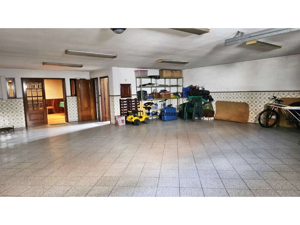 Vivenda de 4 Frentes com 3 Suítes, Garagem e Terreno | Gaia-22