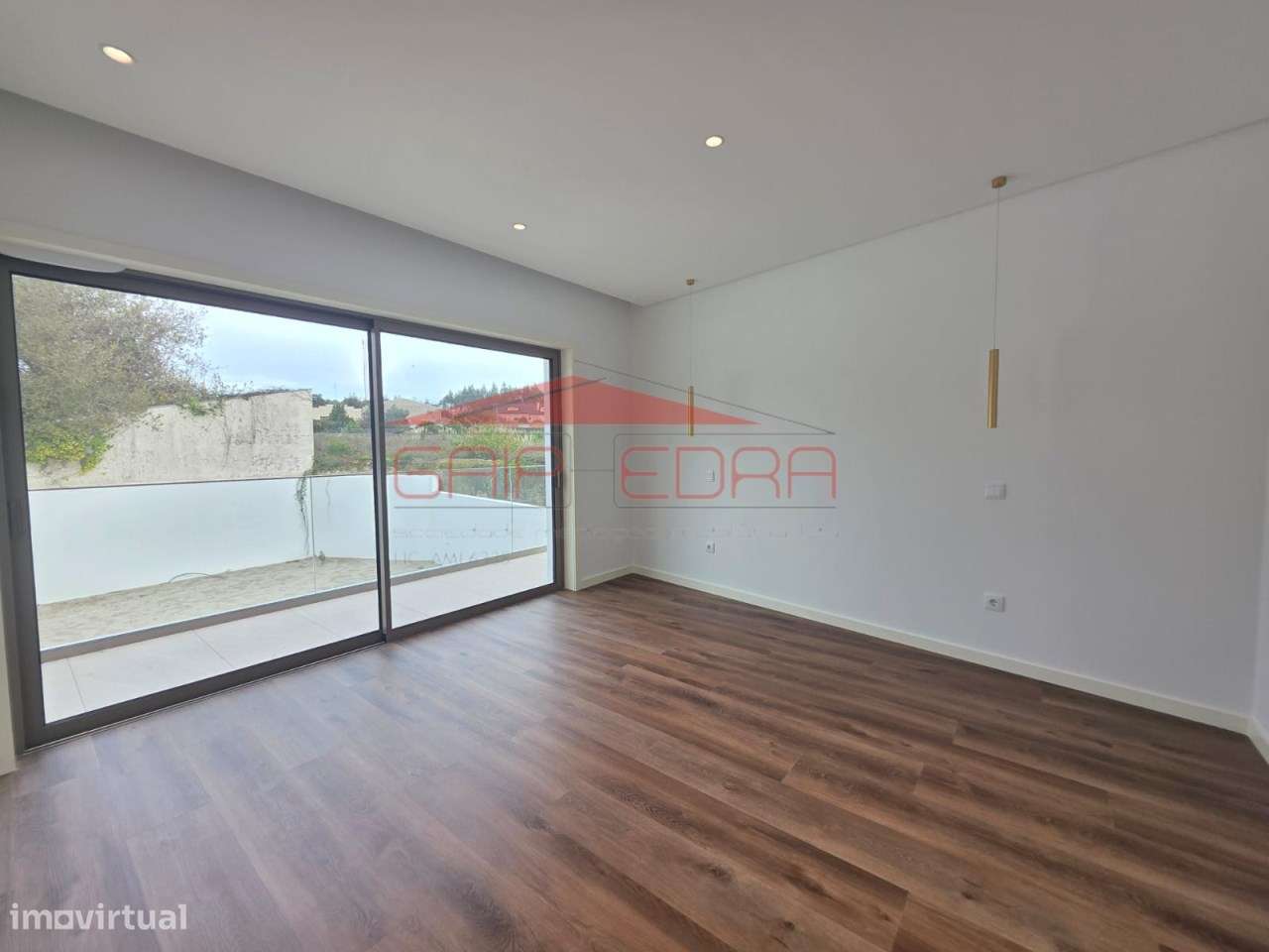 Moradia T3 com jardim e acessibilidade-13