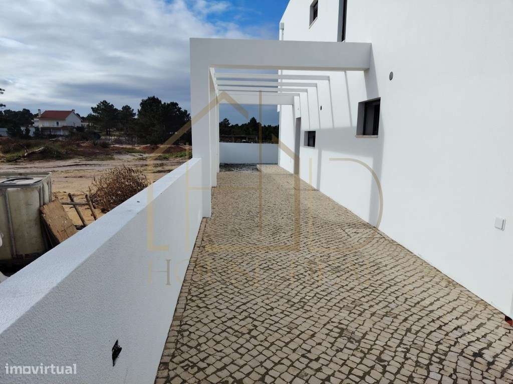 PRONTA!!! Moradia T3 com Pérgola. Pinhal do General. Fernão Ferro - Grande imagem: 2/35