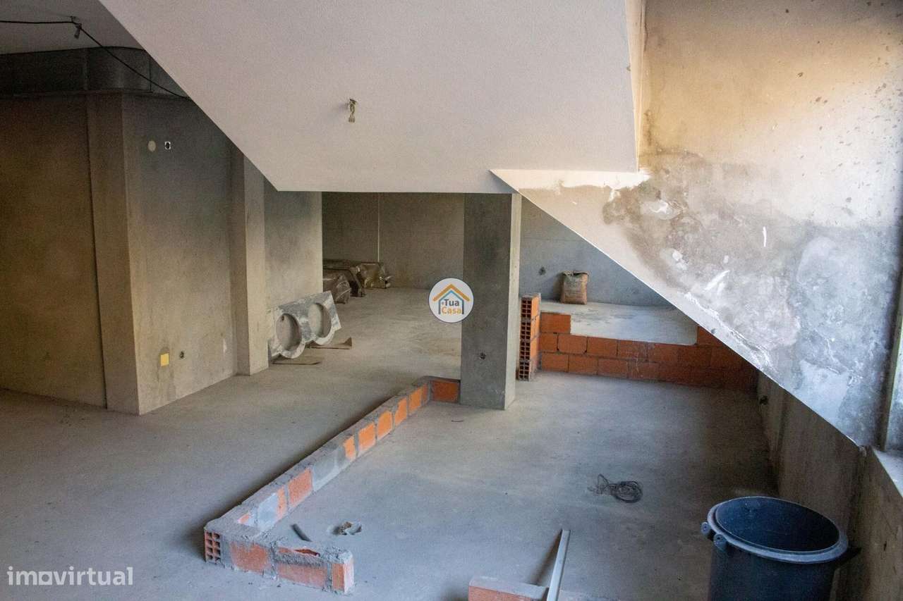 LOJA À VENDA – 242 m2 EM GAIA | ZONA PRIVILEGIADA - Grande imagem: 4/9