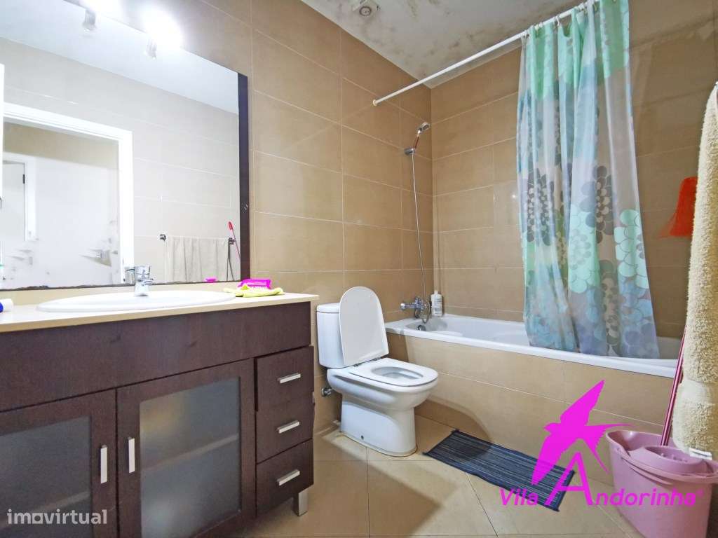 Prédio no centro histórico de Viana-12