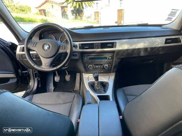 BMW 318 d Touring - 32