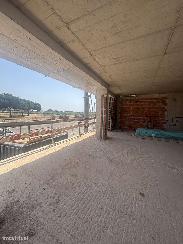 Excelente Apartamento T3 Novo em Pinhal Novo-0