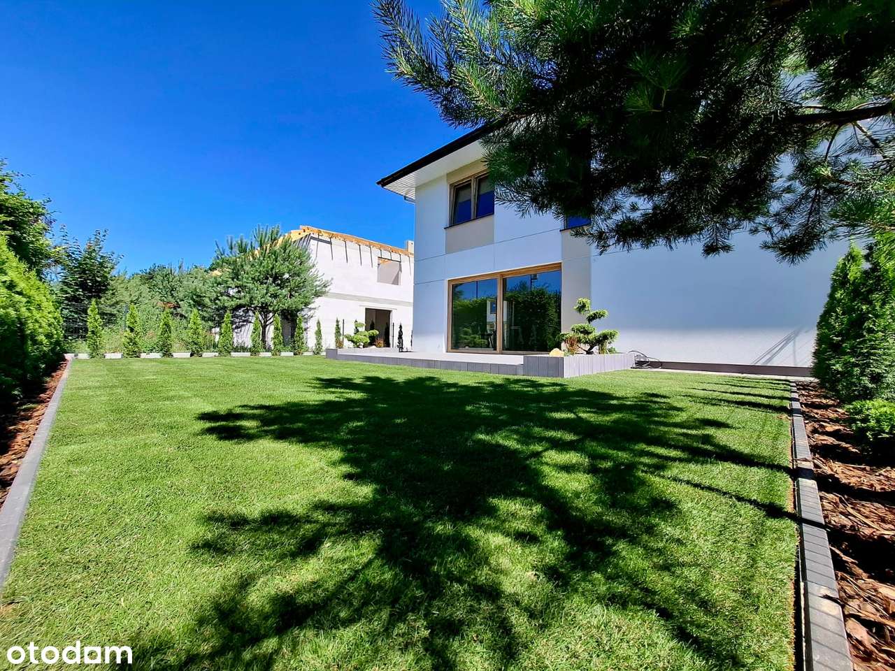 Gotowiec inwestycyjny, 3 mieszkania 201 m2 + 4 garaże, Stara Miłosna-1