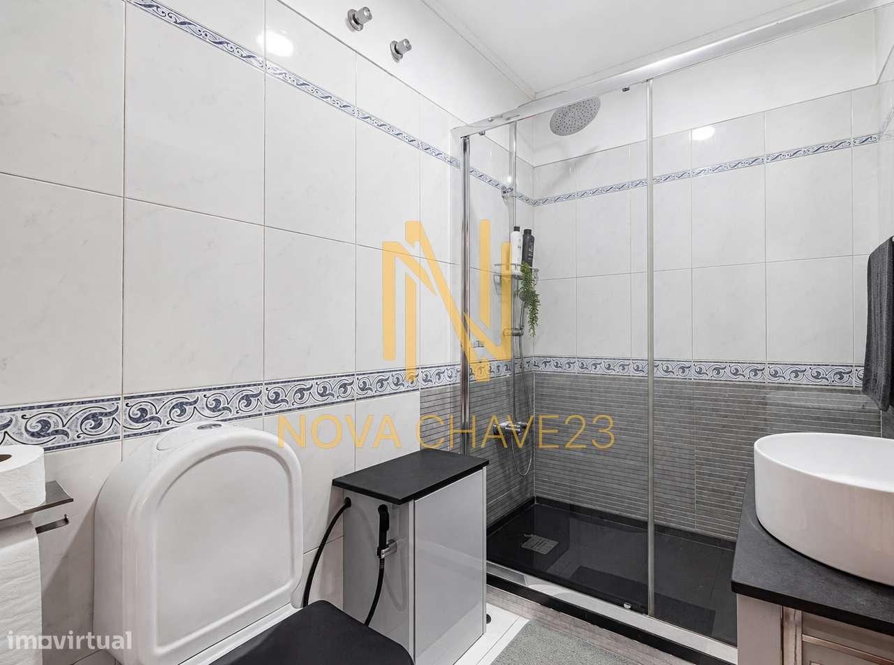 Apartamento T2 com Suíte nas Campinas Remodelado com Varanda-22
