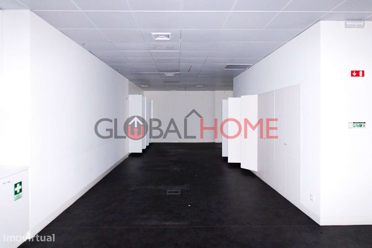 Loja ampla com Terraço em Gaia - Grande imagem: 5/21